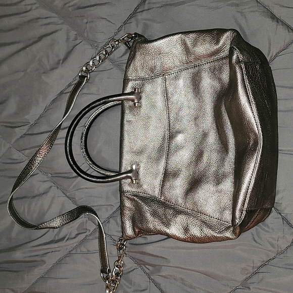 Michael Kors Crossbody leather bag silver chain metallic logo - Picture 2 of 7